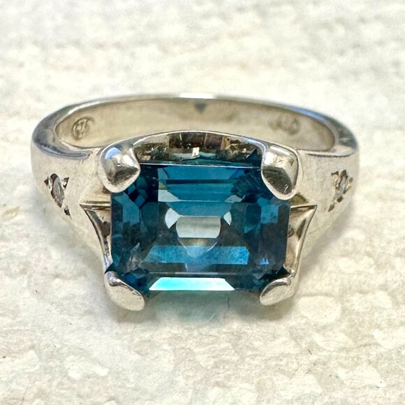 925 Sterling Silver Blue Topaz Ring with Crystal Accents - Size 6.75 - Picture 2 of 11